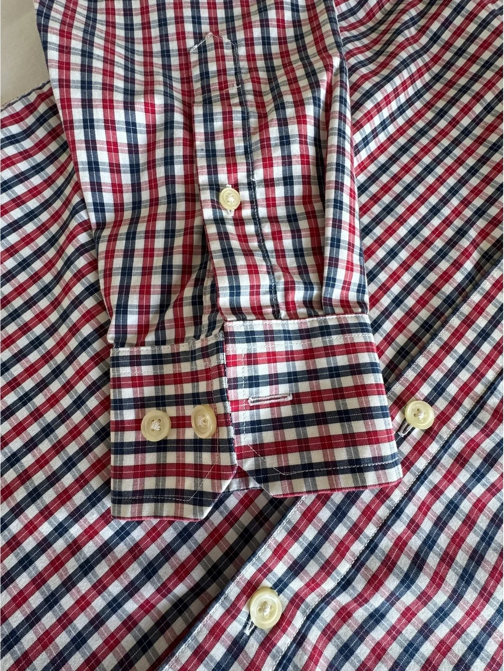 Banana Republic Men’s Check Button Down Navy & Red size Small